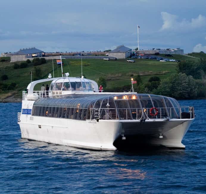 Kingston: Lunch Cruise of Thousand Islands - A Closer Look at the Experience