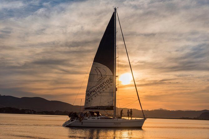 Knysna Sunset Sailing Cruise, Light Dinner & Bubbly - The Experience: An Informal Look at the Knysna Sunset Sailing Cruise
