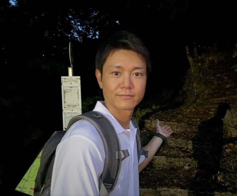 Kobe: Night Hike Adventure and local dining experience tour - Key Points
