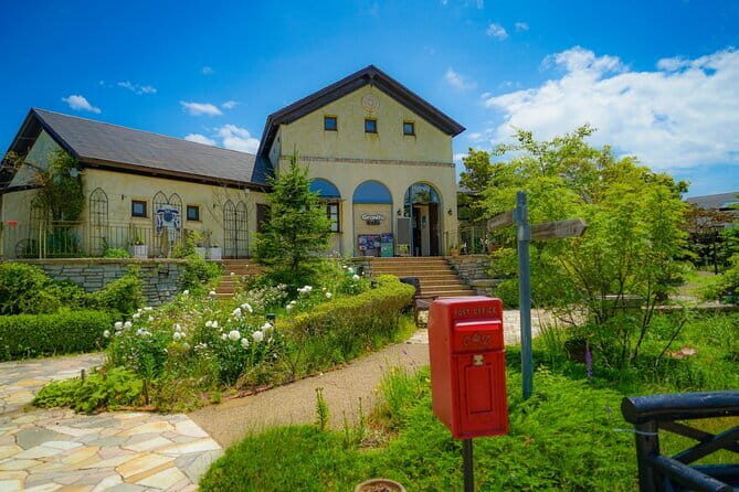 Kobe Trip from Osaka with Garden Walk Wagyu Lunch and Sake Tour - The Practical Details