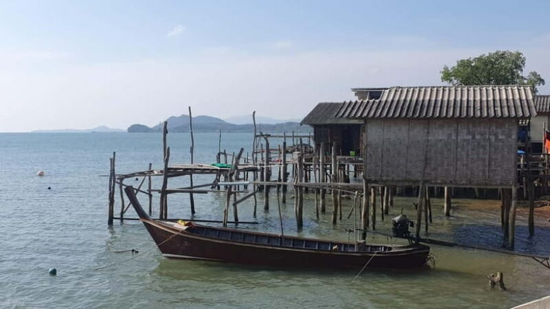 Koh Lanta Cultural Tuk-Tuk Tour: Old Town, Batik & Mangroves - Key Points