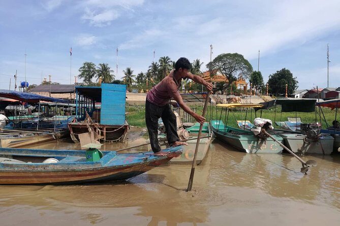 Kompong Kleang Floating Village on the Tonle Sap Lake - Exploring Kompong Kleang: An Authentic Cambodian Village