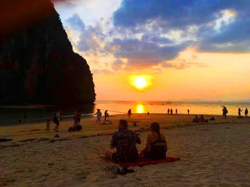 Krabi: 4 Islands Sunset Longtail Boat Tour with BBQ Dinner - Chicken Island: The Iconic Rock Formation
