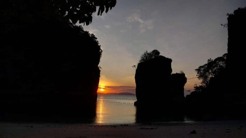 Krabi: Hong Islands Sunset, Bioluminescent Plankton and BBQ - Dinner and Bioluminescent Plankton Experience