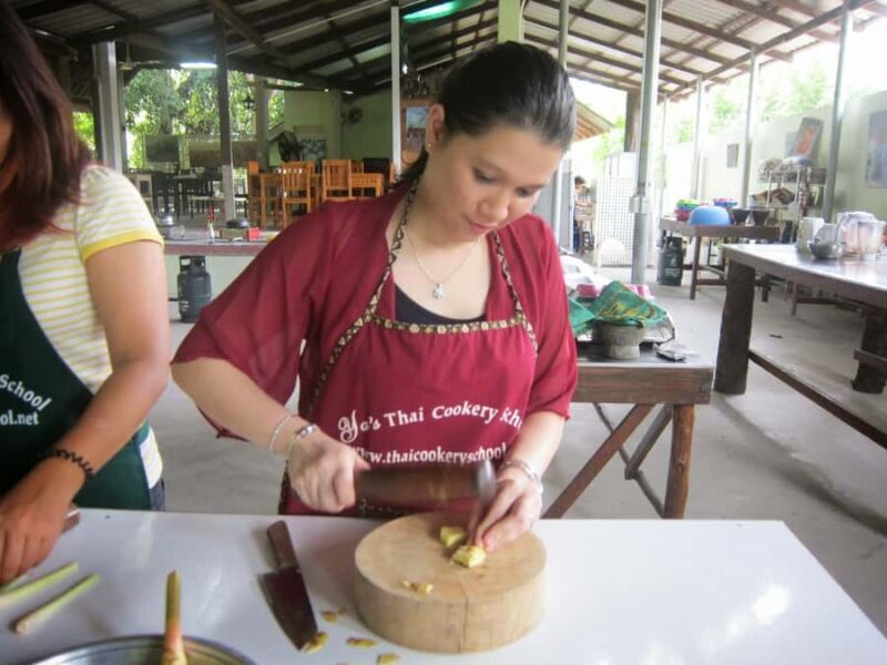 Krabi: Morning/Afternoon Thai Cooking Class at Ya's Cookery - Price and Value