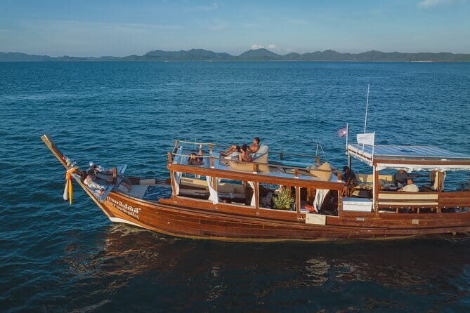 Krabi Seven Island Tour by Luxury Longtail Boat with Snorkeling - Ko Ma Tang Ming: A Marine Paradise