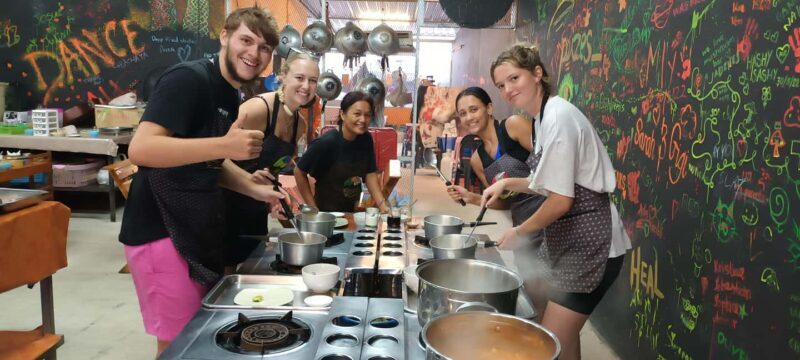 Krabi: Traditional Thai Cooking Class with Local Chef - Key Points