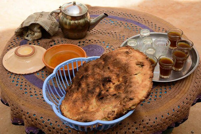 Ksar Ghilane 1 day: The hot spring and the homestay - Transportation and Group Size