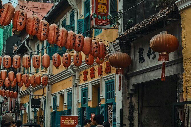 Kuala Lumpur City Tour with Batu Caves Discovery (Shared) - Architectural Marvels: The National Mosque and Dataran Merdeka