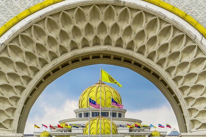Kuala Lumpur City Tour with Batu Caves Discovery (Shared) - Cultural Insights at Kuala Lumpur City Gallery and River of Life