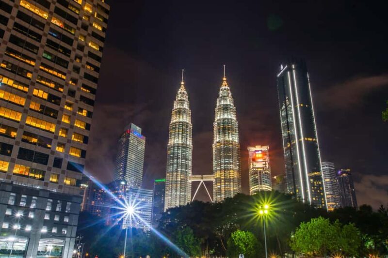 Kuala Lumpur: Evening Tour with Kuala Lumpur Tower Tickets - Transportation & Group Size