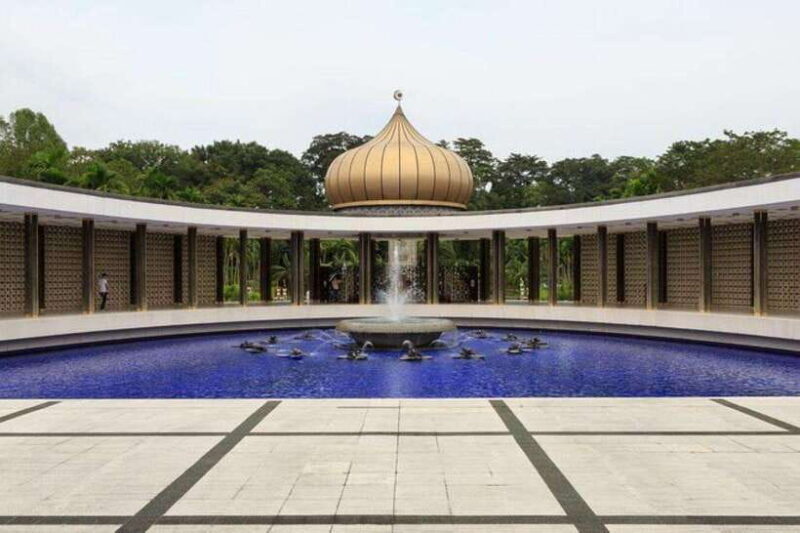 Kuala Lumpur: Full-Day Private City Highlights Tour - Detailed Breakdown of the Itinerary