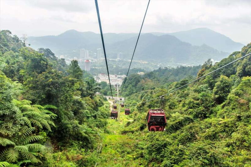 Kuala Lumpur: Genting Highland Tour with SkyWorld Theme Park - Stop 1: Chin Swee Caves Temple