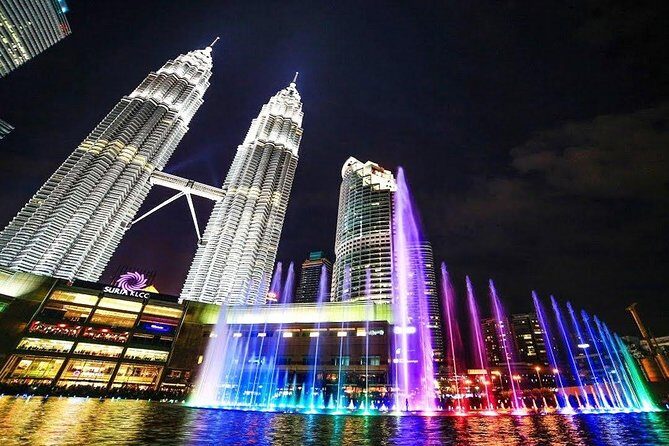 Kuala Lumpur Night Tour with Lake Symphony and Saloma Bridge - Key Points