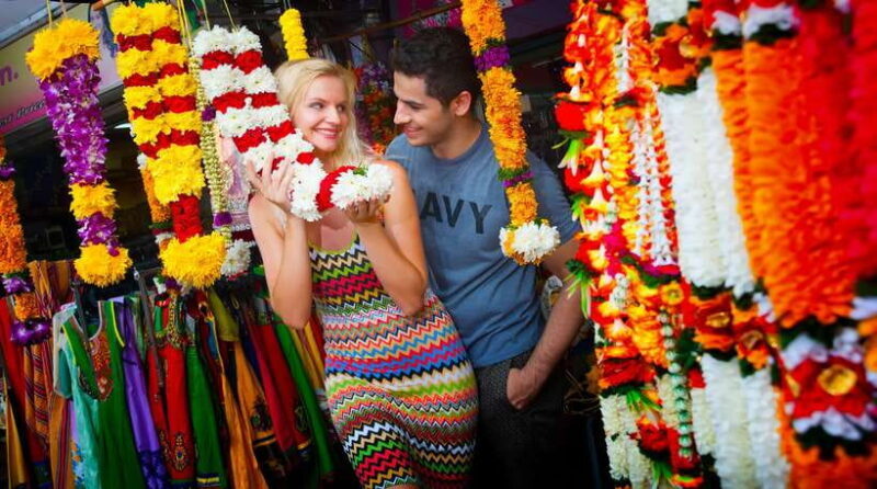 Kuala Lumpur: Private Batu Cave, National Mosque Tour, Lunch - Lunch in Little India: A Feast for the Senses
