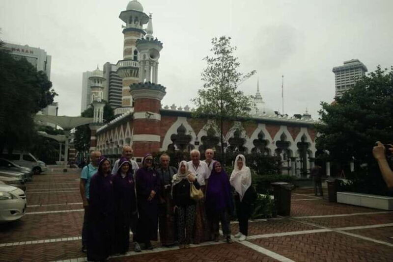 Kuala Lumpur: Private custom walking tour with a local guide - The Sum Up