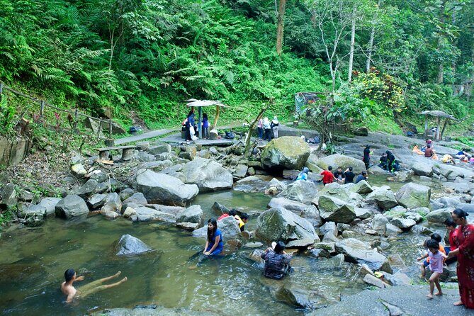 Kuala Lumpur Private Tour to Batu Caves Hotsprings And Waterfalls - Batu Caves: A Cultural and Geological Marvel