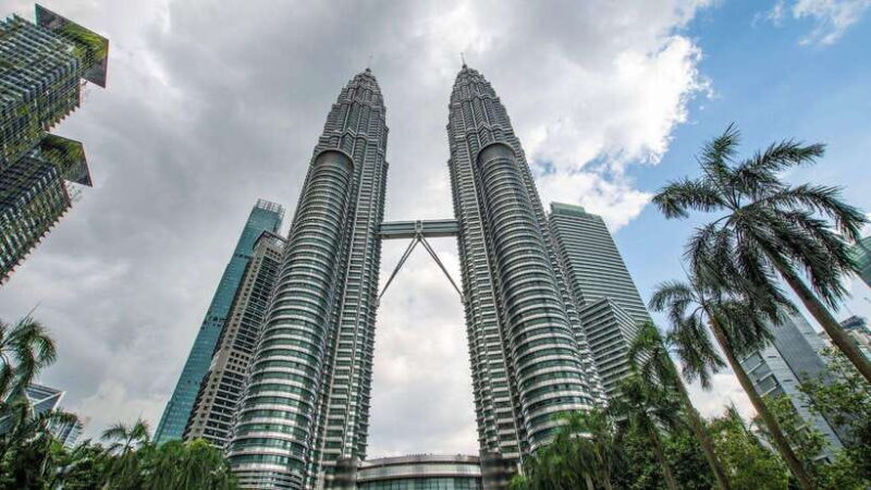 Kuala Lumpur: Putrajaya, Batu Caves & Genting Highlands Tour - Authentic Experience and Value