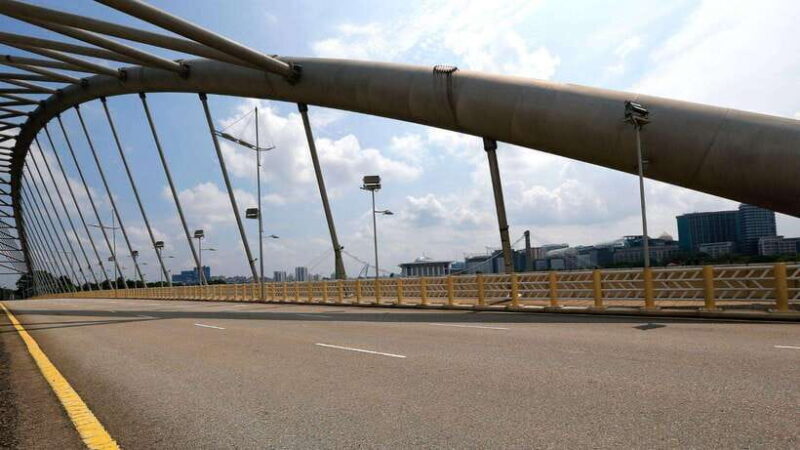 Kuala Lumpur: Putrajaya Tour with Traditional Boat Cruise - Key Points