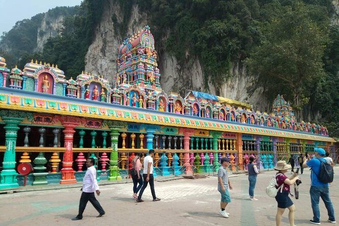 Kuala Lumpur Suburbs Batu Caves Half-Day Tour (SIC-Join In Tour) - What to Expect on the Tour