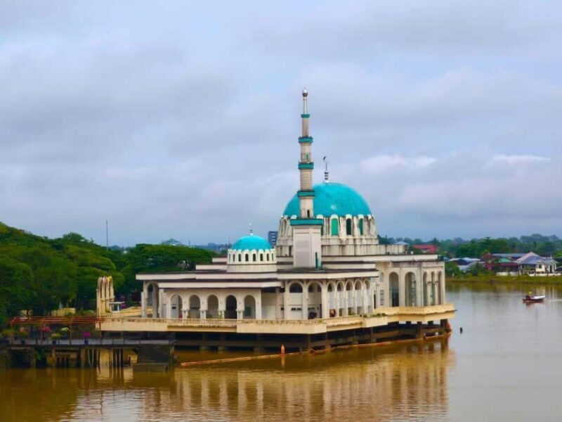 Kuching: Walking Tour with Sampan Boat Ride and Lunch - Discovering Kuching: A Practical and Authentic Tour