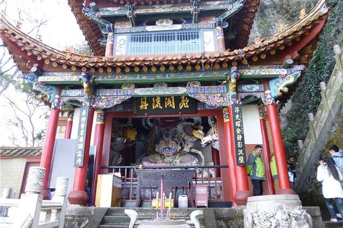 Kunming City Tour: Dragon Gate, Huating Temple and Daguan Pavilion - Daguan Pavilion: Panoramic Lakeside Views