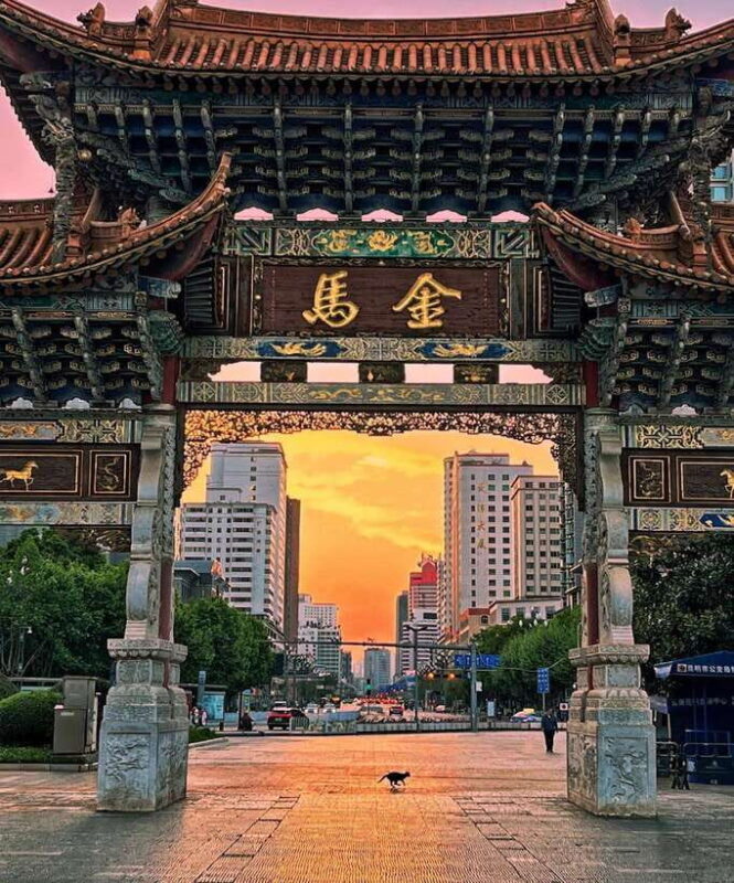 Kunming: Old Town Private Tour (Half Day) - Walking Through Kunming Old Street