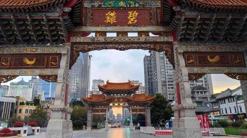 Kunming: Old Town Private Tour (Half Day) - Tasting Local Cuisine