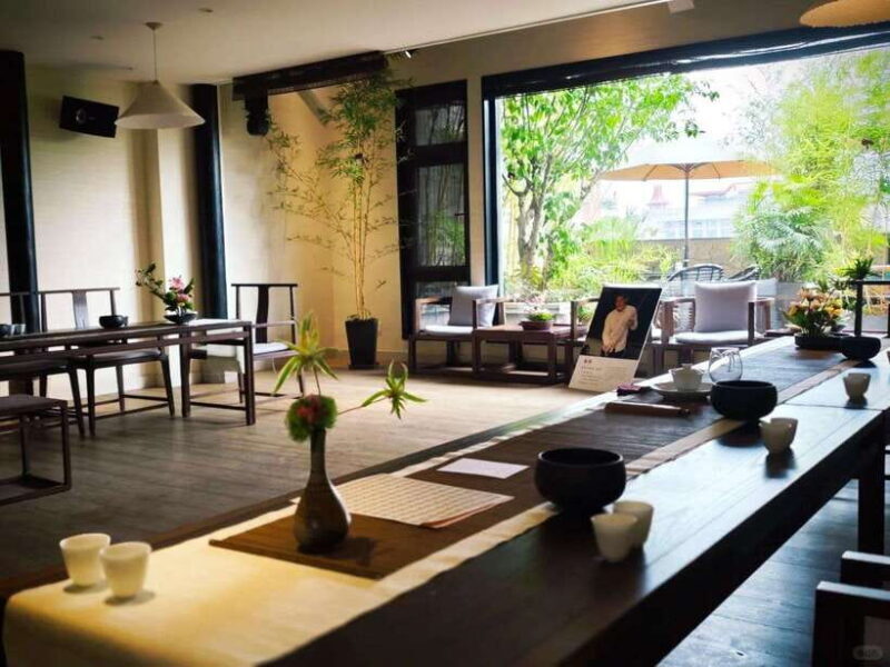Kunming: Yunnan Provincial Museum & Chinese Teahouse - Key Points