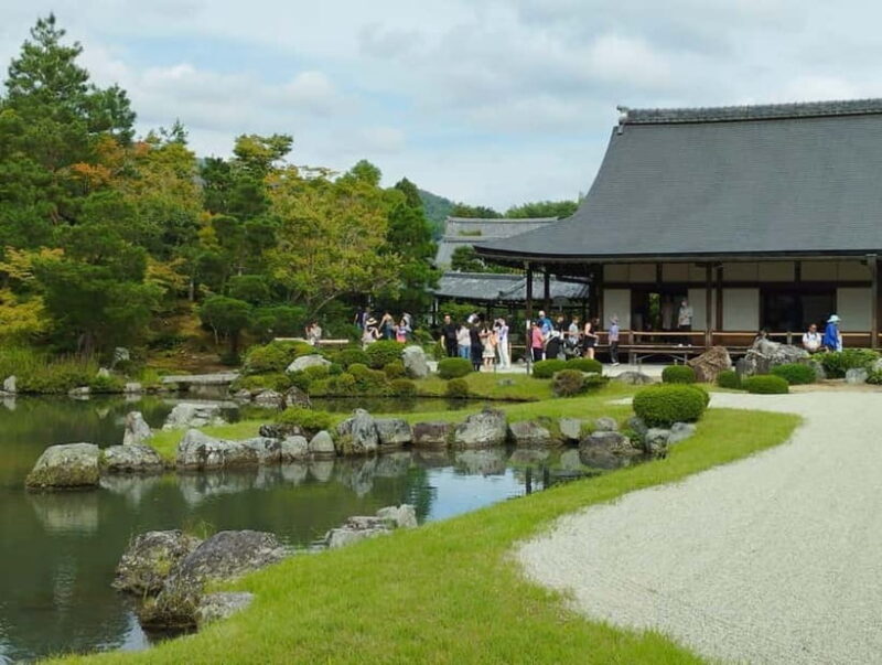Kyoto: Arashiyama Bamboo Forest and Nijo Castle Private Tour - The Experience and Authenticity