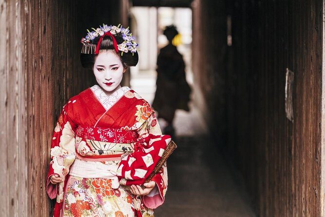 Kyoto Evening Gion Food Tour Including Kaiseki Dinner - The Quality of the Guides and Experience