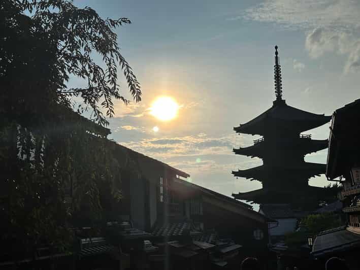 Kyoto: Gion & Geisha district evening tour - Key Points