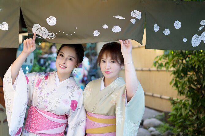 Kyoto Gion Kimono Dressing with Hairstyle & Photoshoot - Exploring the Kimono Dressing Experience