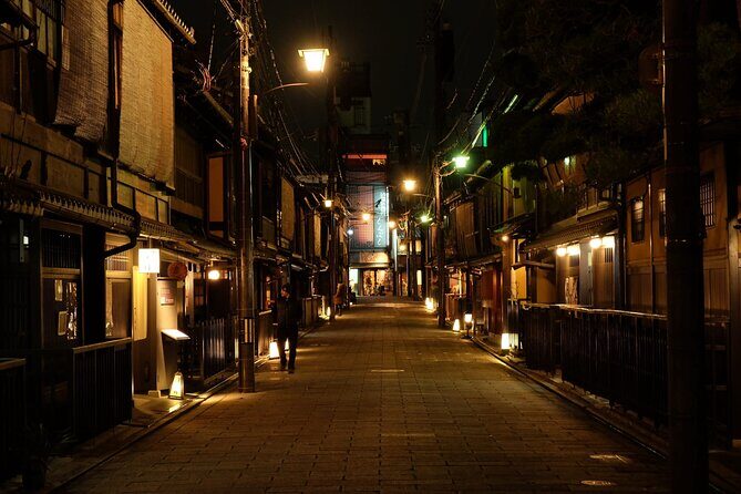 Kyoto: Gion Night Walking Tour with Geisha Insight - Who Should Consider This Tour?