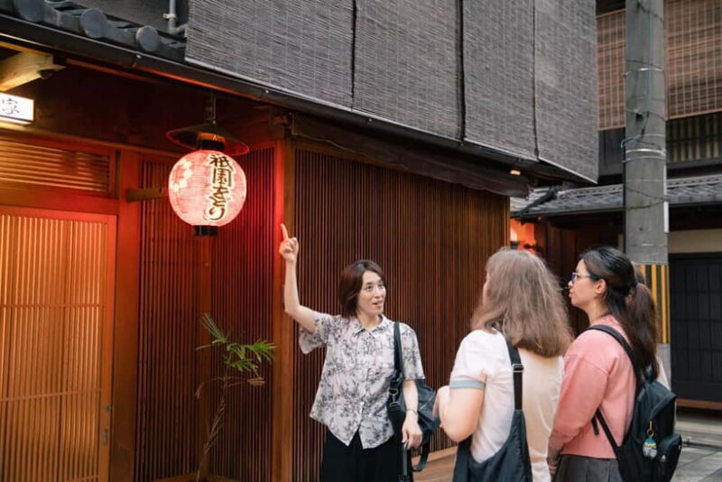 Kyoto: Gion World of the Geisha Guided Walking Tour - What the Tour Offers: Exploring Gion in Style