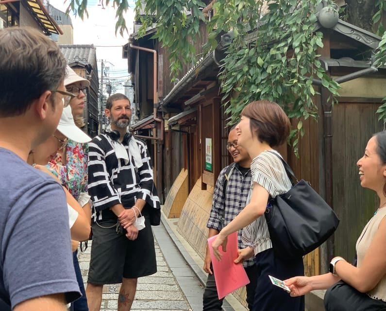 Kyoto: Gion World of the Geisha Guided Walking Tour - What to Expect: The Experience in Detail