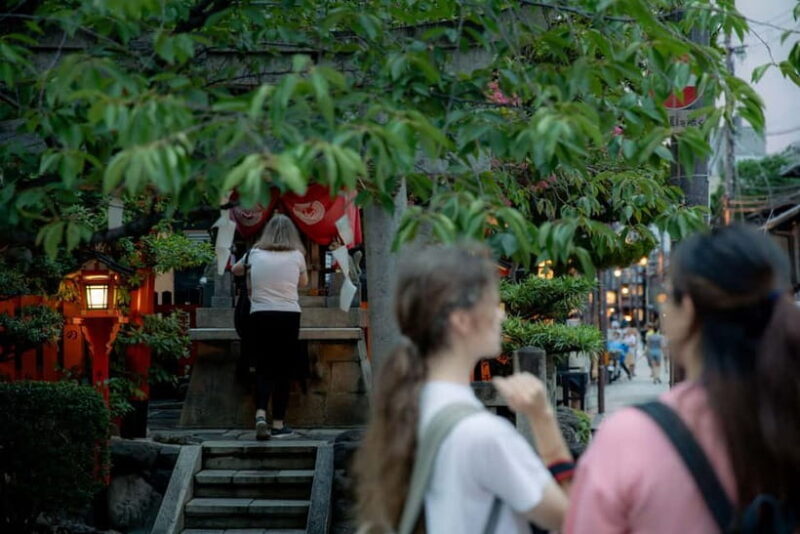 Kyoto: Gion World of the Geisha Guided Walking Tour - Practical Considerations