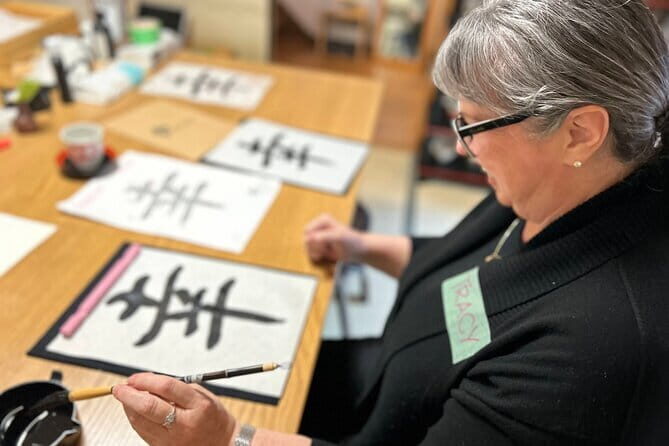 Kyoto: Japanese Calligraphy Class in 150 years old townhouse