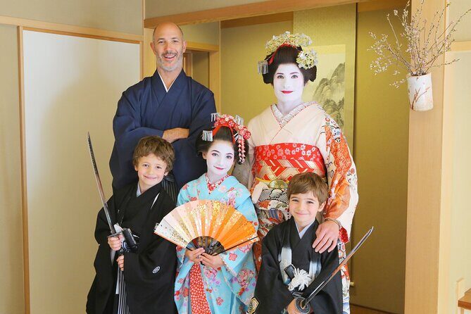 Kyoto Kiyomizudera Temple Family Plan Maiko and Samurai - What to Expect on the Kyoto Kiyomizudera Temple Family Plan Maiko and Samurai Tour