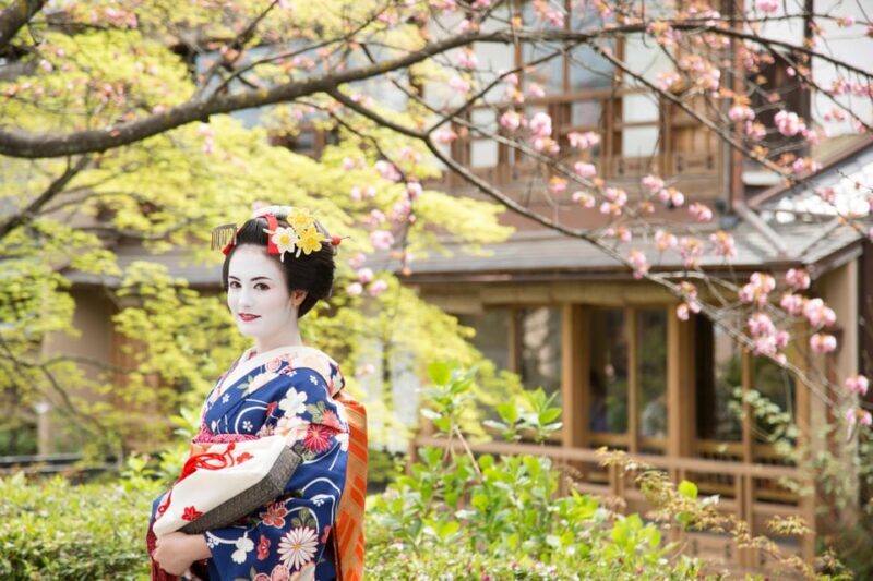 Kyoto: Maiko Makeover and Photoshoot Experience - The Sum Up
