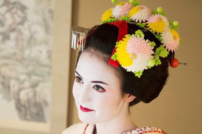 Kyoto: Maiko Makeover and Photoshoot Experience (Women only) - What to Expect from the Kyoto Maiko Makeover and Photoshoot