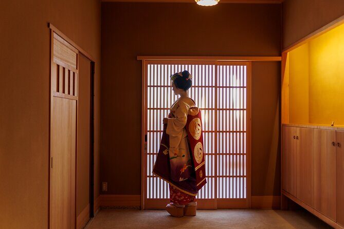 Kyoto: Meet the Geisha Maiko with Gion Walking Tour - Evaluating the Cost and Value