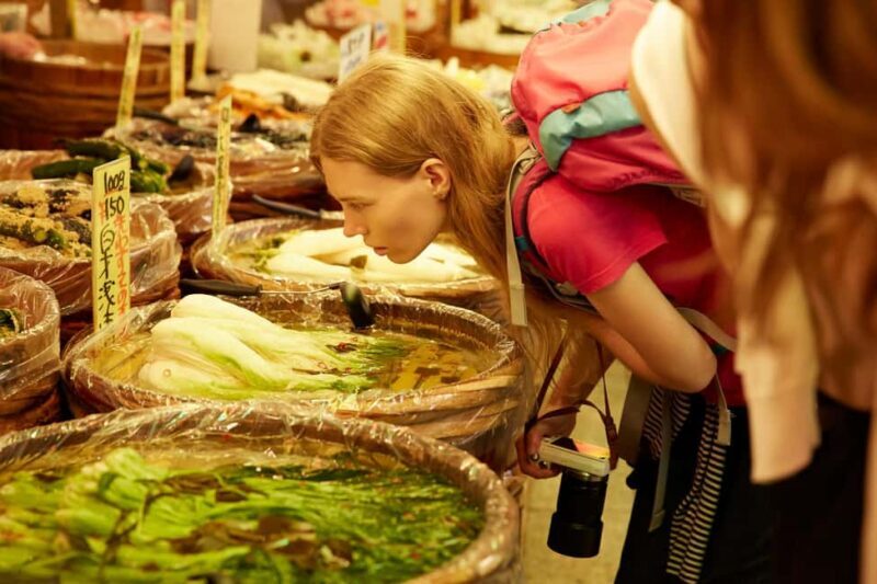Kyoto: Nishiki Market Guided Tour To Find Their Gourmet - Key Points