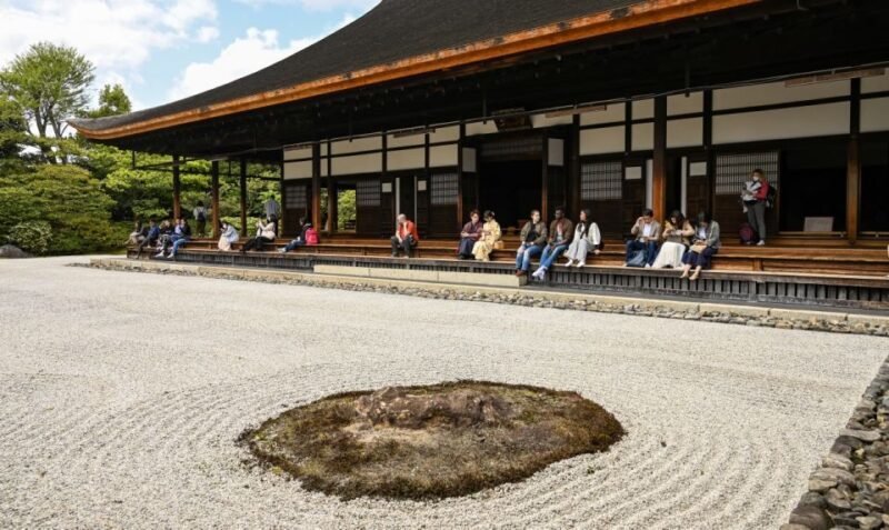 Kyoto: Private Customized Walking Tour with a Local Insider - The Guide Experience: What Travelers Say