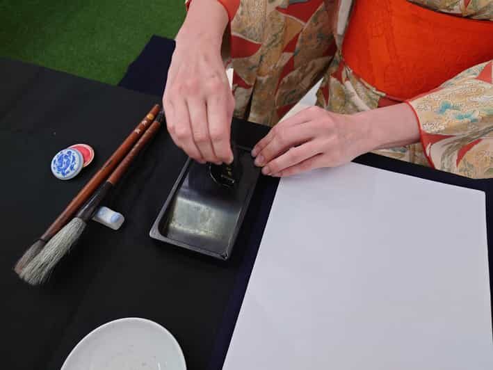 Kyoto: Sumi Ink and Brush Calligraphy Experience - Key Points
