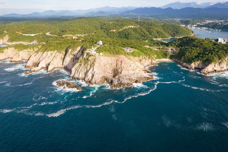 La Crucecita: Hiking and Snorkling/ Drinks and Fruits - The Sum Up