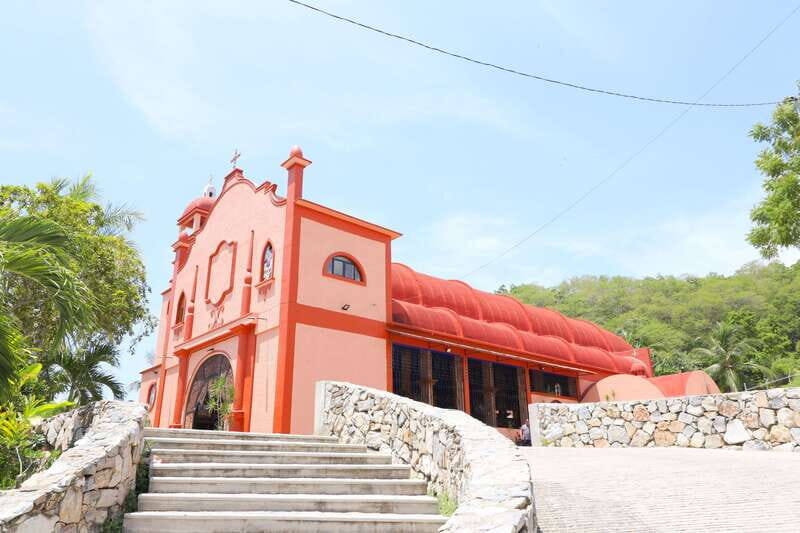 La Crucecita: Huatulco Guided City Tour and Sunset Viewing - Exploring What the Tour Offers