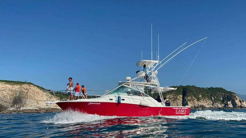 La Crucecita: Private Yacht Cruise in Huatulco with Drinks - What’s Included and Not Included