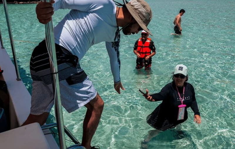 La Paz: Boat ride to Espiritu Santo island and sloop - Key Points