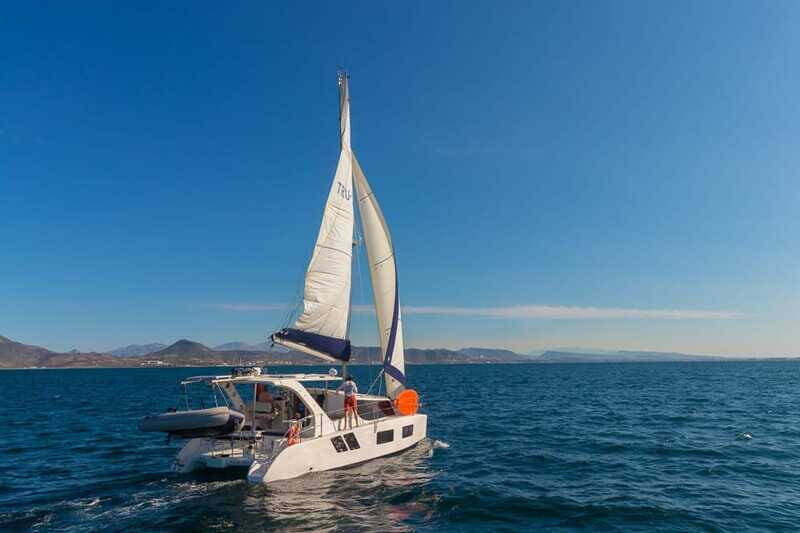 La Paz: Private catamaran to sloop with food and beverages included - Are You a Good Fit?